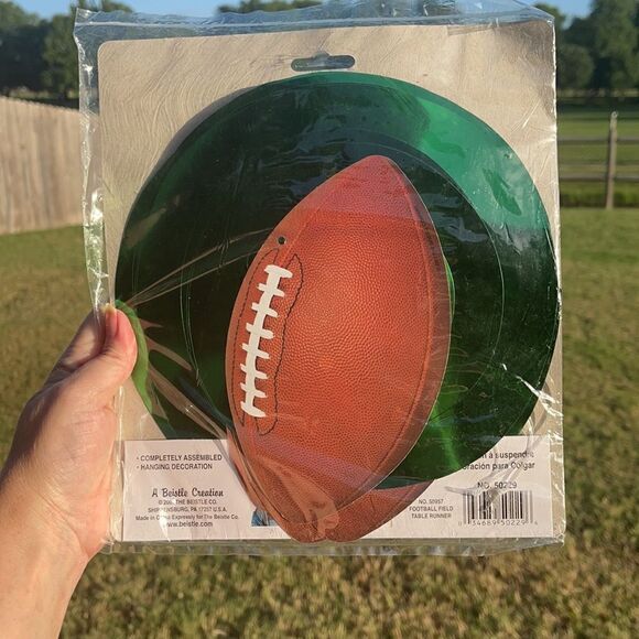 🎃 FOOTBALL PARTY Whirlywig Decoration! - Picture 4 of 5